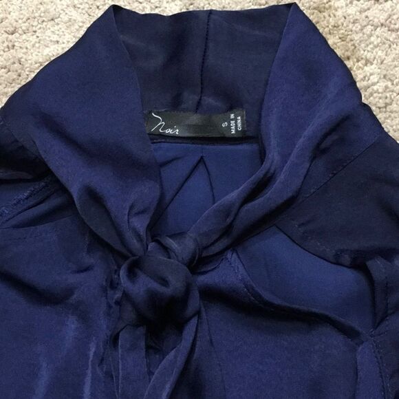 Midnight blue silky blouse. NWOT - Picture 6 of 8